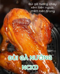 Đùi gà nướng mật ong thơm lừng, mềm ngọt bên trong