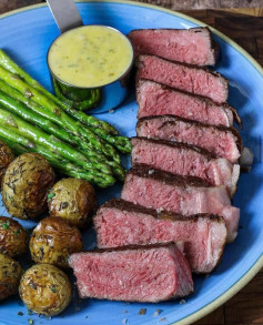 Elegant New York Strip with Béarnaise and Thyme Potatoes