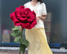 Giant Crochet Rose Pattern for Bold and Beautiful Creations