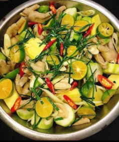 Gỏi Chân Gà Ngâm Sả Tắc Thơm Ngon Giòn Sần Sật