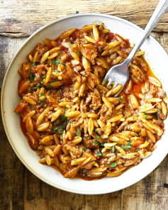 Hearty Mediterranean Tomato Beef Orzo Delight