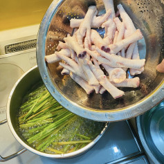 Hướng Dẫn Cả Nhà Cách Nướng Chân Gà Muối Ớt Ngon Tê Tái