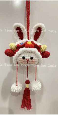 Hướng dẫn móc len hình thỏ dễ thương với nón đỏ