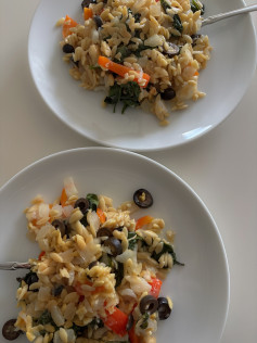 Mediterranean Orzo Delight with Spinach and Olives