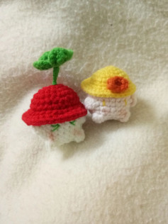 Móc len thú bông dễ thương hình cây và nấm