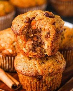 Spiced Carrot Delight Cupcakes with Cinnamon