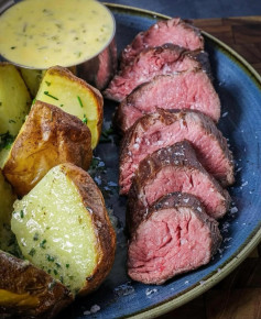 Succulent Teres Major with Béarnaise and Garlic Butter Potatoes