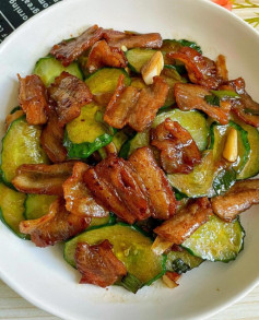 Thịt rang dưa chuột