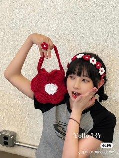 Túi và phụ kiện hoa móc len xinh xắn, phong cách tự làm