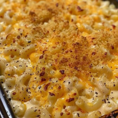 Ultimate Cheddar Mac & Cheese Delight