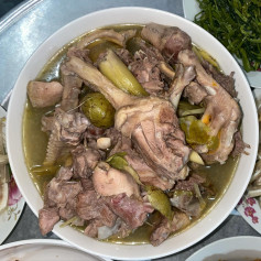 Vịt om sấu thơm mềm, đậm đà hương vị truyền thống