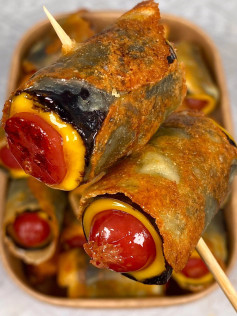 Xúc xích cuộn phô mai