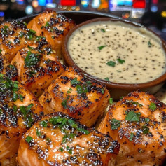 Zesty Lemon Pepper Salmon Bites with Creamy Tartar