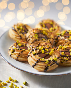 Antep Fıstıklı Çikolata Dolgulu Zarif Kurabiyeler