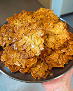 Bánh Hạnh Nhân Giòn Rụm - Hòa Quyện Vị Ngon Ngày Tết