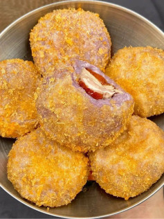 Bánh khoai môn nhân vịt giòn rụm