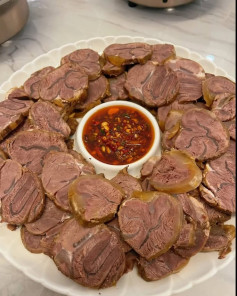 Bắp Bò Luộc Ngũ Vị Thơm Ngon, Mềm Mại, Đậm Đà