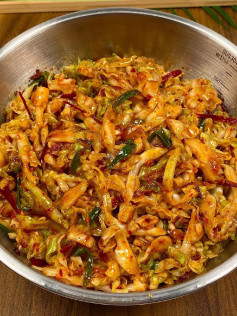 Bắp Cải Trộn Chua Cay Giòn Rụm, Hương Vị Bùng Nổ