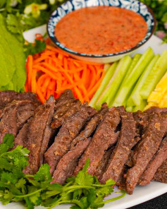 Bò Phi Lê Áp Chảo Ngâm Sữa Mềm Ngọt Ăn Cuôn Rau Là Mê