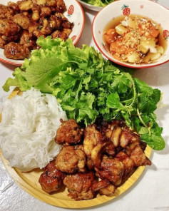 Bún Chả Thơm Ngon - Hương Vị Hà Nội Truyền Thống