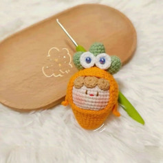 Búp bê móc len hình củ cà rốt dễ thương