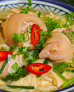 Canh Măng Giò Heo Thơm Ngon Ấm Áp Cho Ngày Lạnh