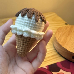 Chart móc len hình kem ốc quế dễ thương và đơn giản