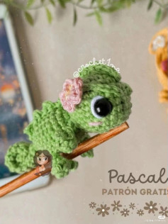 Chart móc len Pascal dễ thương với hoa trang trí