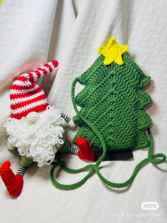 Crochet Christmas Tree and Santa Claus Pattern for Festive Decoration