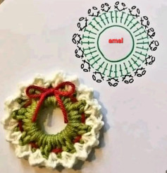 Crochet Christmas Wreath Pattern with Bow Decoration