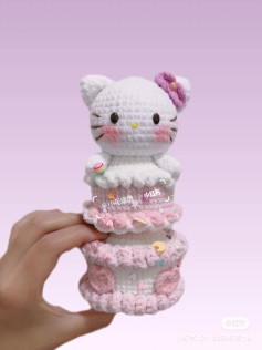 Crochet Kitty Cake: Cute and Adorable Amigurumi Pattern