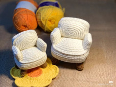 Crochet Miniature Armchairs with Flower Rug Pattern