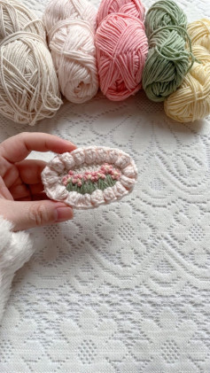 Crochet Pattern for Oval Floral Motif with Pastel Colors