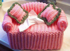 Crochet Tissue Box Cover Shaped Like a Cozy Pink Sofa