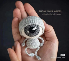 Crochet Your Own Adorable Eyeball Creature with This Pattern