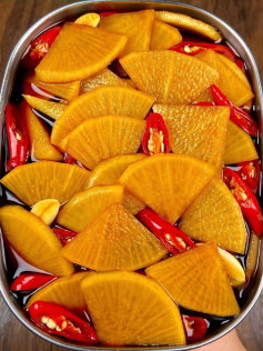 Củ Cải Ngâm Chua Ngọt Tươi Mát, Cay Nồng
