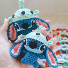 Cute Crochet Alien Plush Toy Pattern for Amigurumi Beginners