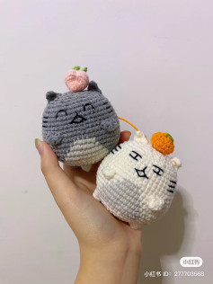 Cute Crochet Cat Balls with Fruit Decorations