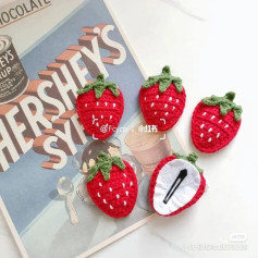 Cute Crochet Strawberry Hair Clips for a Fresh Summer Look