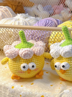 Cute Crocheted Chicks with Flower Hats Pattern