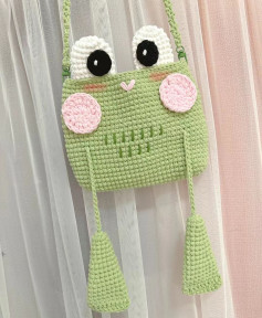 Cute Frog Crochet Bag Pattern with Pink Cheeks