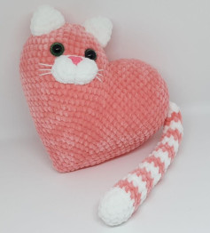 Cute Heart-Shaped Crochet Cat Plush Pattern