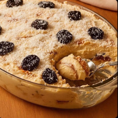 Delícia Cremosa de Ameixa e Coco