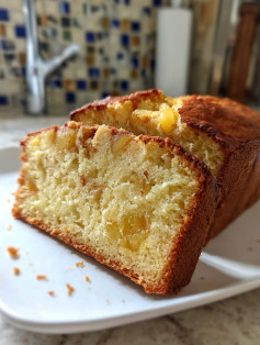 Delicia de Piña y Vainilla: Suave y Dorado