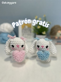 Free Crochet Pattern: Cute Heart-Holding Bunny Amigurumi