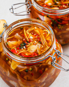 Gân Bò Ngâm Mắm Ớt Tiêu Xanh Cay Nồng Giòn Dai