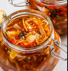 Gân Bò Ngâm Mắm Ớt Tiêu Xanh Giòn Cay Ngày Tết