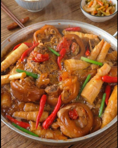 Giò Heo Kho Măng Cay Nồng, Thơm Ngon Hấp Dẫn