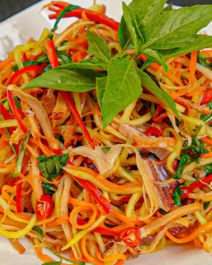 Gỏi Mực Khô Xoài Xanh Chua Cay Giòn Sảng Khoái