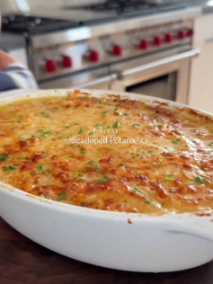 Golden Gruyere Scalloped Potatoes Delight